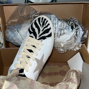 NIB Band of Gypsies Starry Black Zebra/White Canvas Leather Sneakers SIZE 6.5